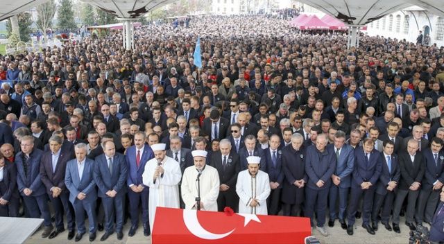 Naim Süleymanoğlu&#039;nu binlerce kişi uğurladı