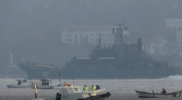 Rus Savaş gemisi İstanbul Boğazı’ndan geçti