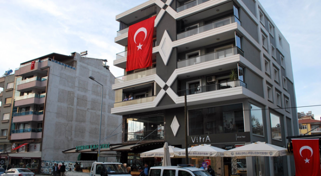 Şehit polis Taşdemir’in evi bayrakla donatıldı