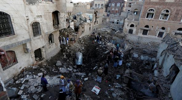 Suudi Arabistan uçakları Yemen&#039;i vurdu