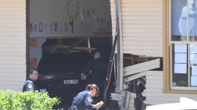 Sydney’de otomobil sınıfa girdi: 2 öğrenci hayatını kaybetti