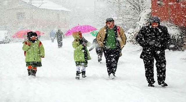 Trabzon&#039;da eğitime kar engeli