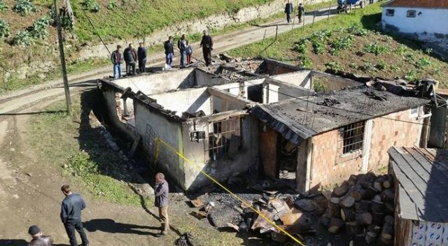 Trabzon&#039;da ev yangını: Anne öldü, 2 kızı yaralı