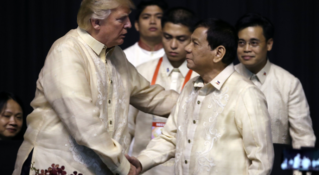Trump, Filipinler Devlet Başkanı Duterte ile ilk kez görüştü