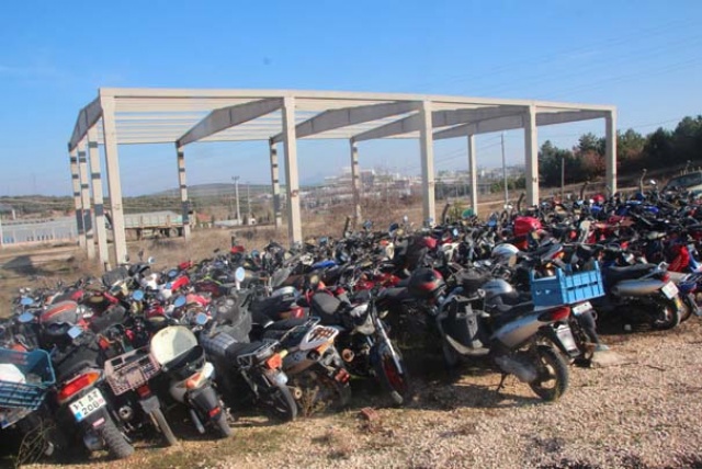 1 milyon lira değerindeki motosikletler çürüyor
