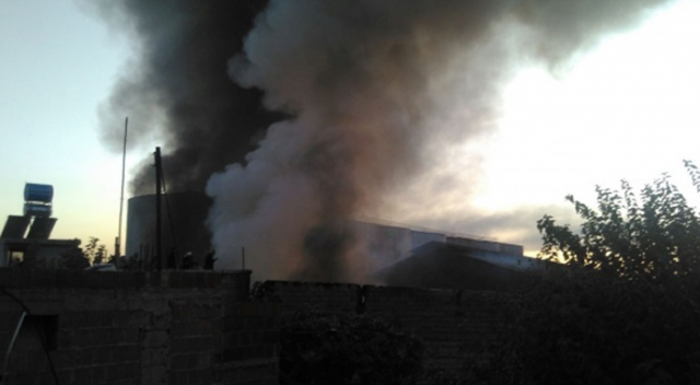Adana&#039;da yemeklik yağ deposundaki yangın söndürüldü