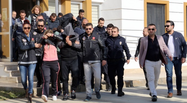 Antalya ve İstanbul&#039;da dev operasyon, 19 kişi gözaltında