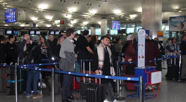 Atatürk Havalimanında yılbaşı yoğunluğu