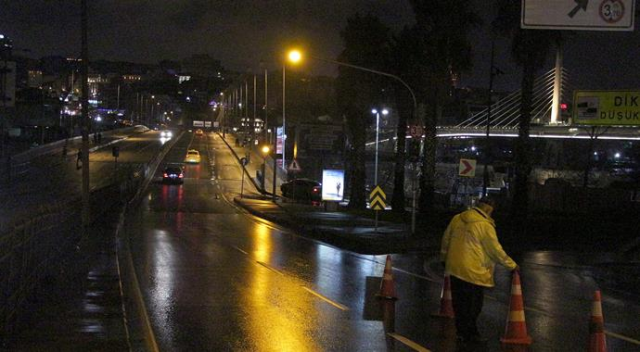 Atatürk Köprüsü bakım nedeniyle trafiğe kapatıldı