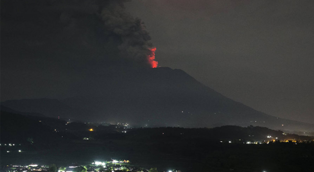 Bali Adası&#039;nda Agung Yanardağı harekete geçti