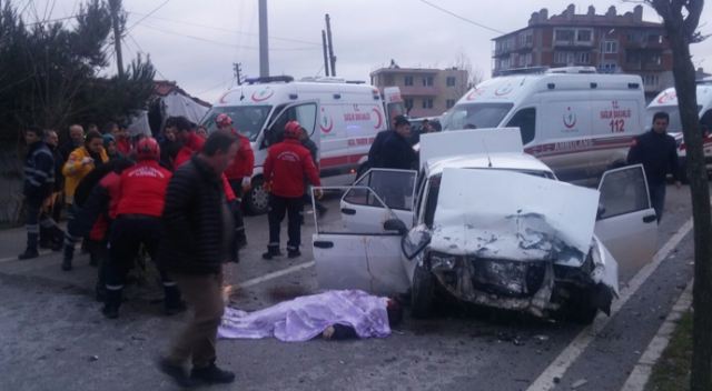 Balıkesir&#039;de trafik kazası: 2 ölü, 4 yaralı