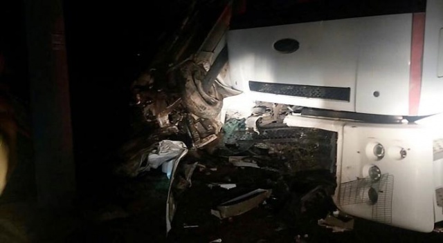 Balıkesir&#039;deki kazada 2 kişi hayatını kaybetti
