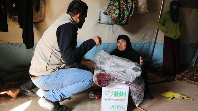 İHH&#039;dan Iraklı Türkmen ailelere gıda ve battaniye yardımı