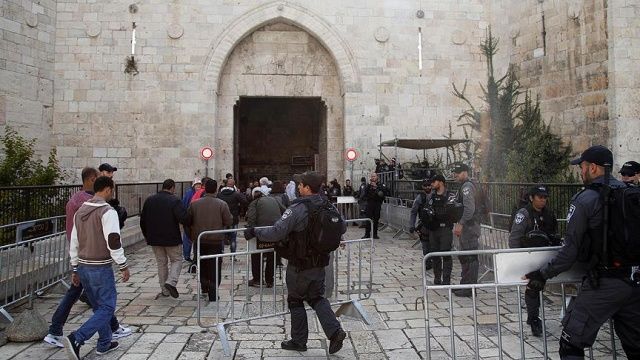 İsrail, Kudüs&#039;ün ana giriş kapısına bariyerler yerleştirdi