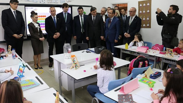 Kosova Başbakanından Maarif Vakfı okuluna ziyaret