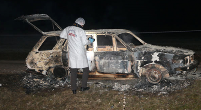 Köy yolunda yanan araçta 2 ceset bulundu