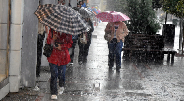 Meteoroloji İstanbulluları uyardı! Sağanak yağış geliyor