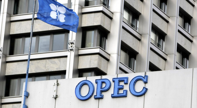 OPEC, &#039;üretimde kısıtlama süresini&#039; uzattı