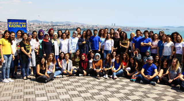 100 kadın yazılımcı Turkcell’de