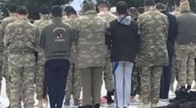 Afrin operasyonunda birlikler namaza durdu