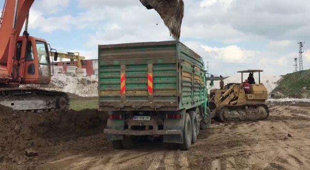 Araziye hafriyat döken 3 kamyon için 9 bin lira ceza