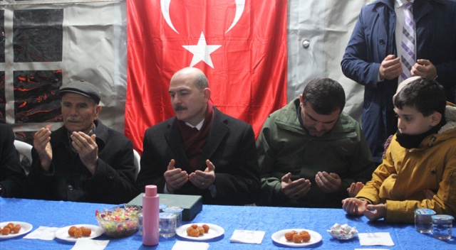 Bakan Soylu, Bitlis şehidi Hilmi Öz&#039;ün baba evini ziyaret etti