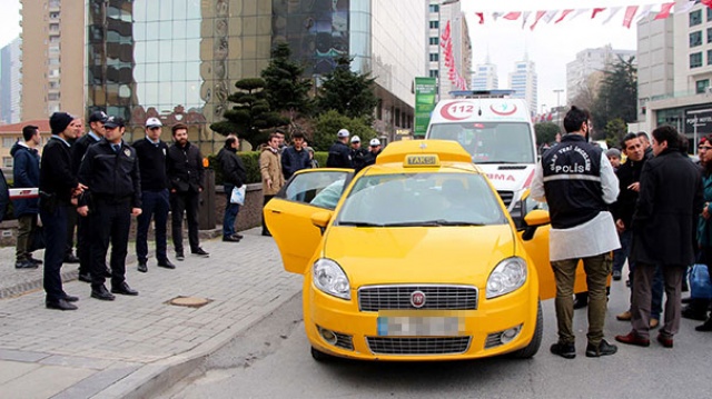 Beşiktaş&#039;ta bir taksici aracında ölü bulundu