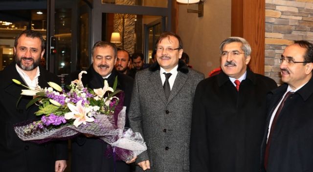 Çavuşoğlu ve Eroğlu&#039;nun teleferik keyfi