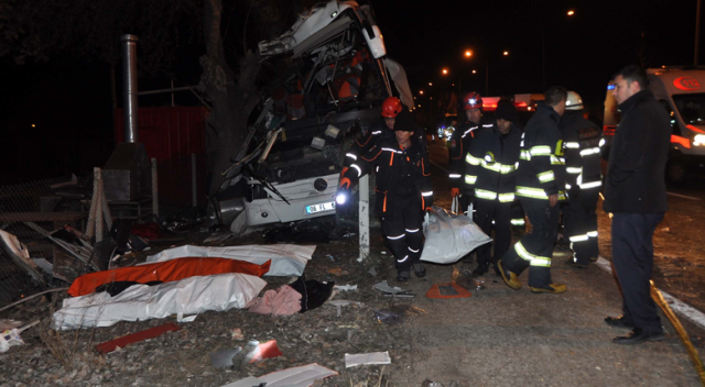 Sondakika! Eskişehir&#039;de otobüs kazası: 11 ölü, 44 yaralı