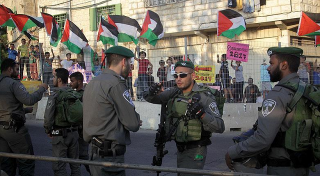 Filistinliler, ABD Başkan Yardımcısı Pence&#039;in ziyaretini protesto etti