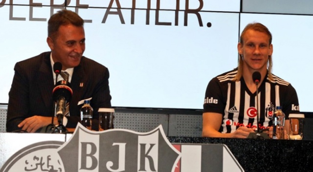 Gazetecilerden, Beşiktaş&#039;ın yeni transferi Vida&#039;ya dikkat çeken soru!