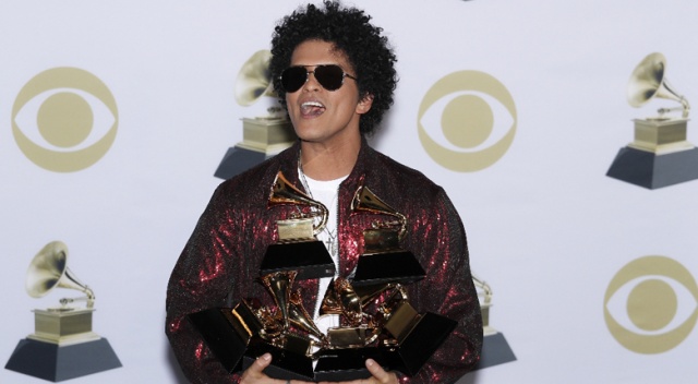 Grammy Ödülleri’ne damga vuran isim Bruno Mars oldu