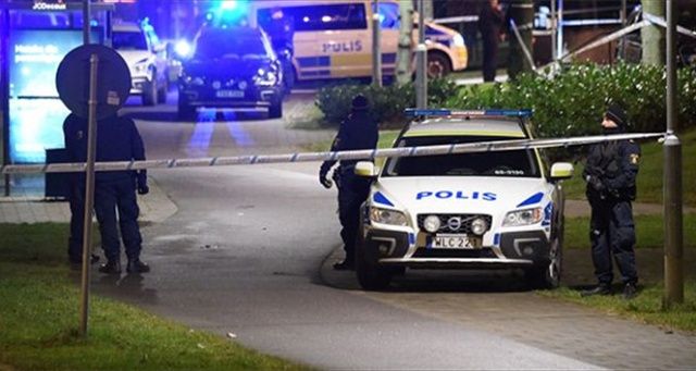 İsveç&#039;te polis karakoluna bombalı saldırı