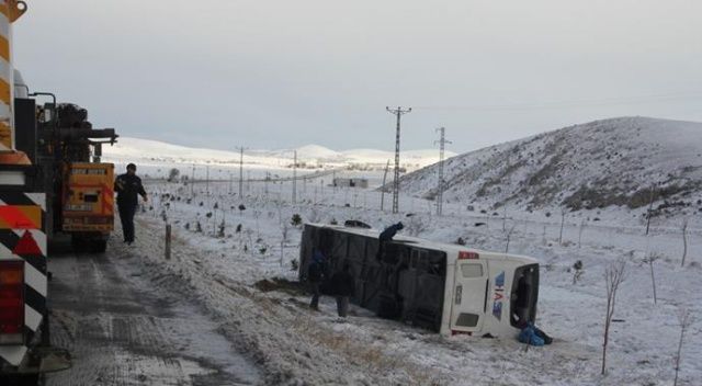 Konya&#039;da yolcu otobüsü şarampole devrildi: 38 kişi yaralandı