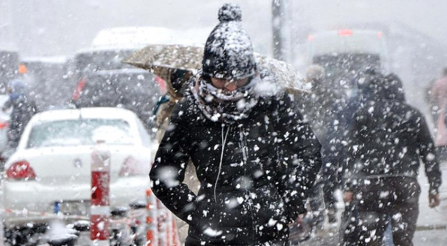 Meteoroloji İstanbul için kar yağışı uyarısı yaptı! (8 Ocak hava durumu nasıl olacak?)