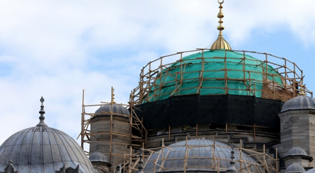 Yeni Cami restorasyonunun yarısı tamamlandı