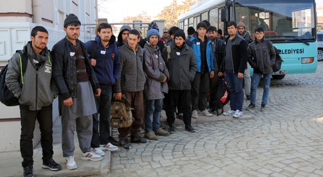 Erzincan&#039;da 42 kaçak göçmen yakalandı