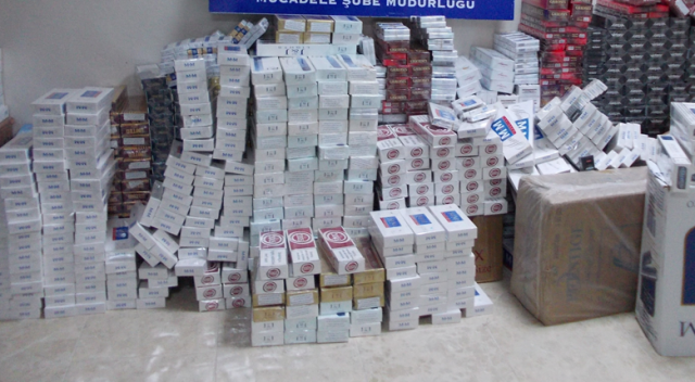 Kargo şirketine ait araçta 13 bin 325 paket kaçak sigara ele geçirildi