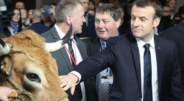 Macron tarım fuarında ilginç anlar yaşadı
