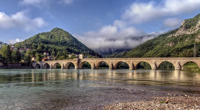 Mimar Sinan&#039;ın Bosna Hersek&#039;teki imzası: Drina Köprüsü
