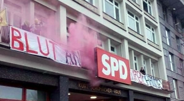 PKK yandaşları Hamburg&#039;da SPD binasını bastı