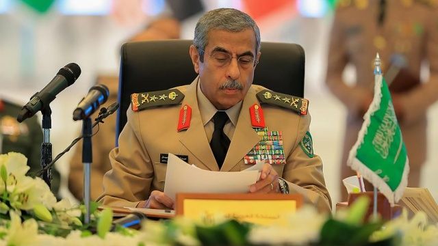 Suudi Arabistan&#039;da Genelkurmay Başkanı emekliye sevk edildi