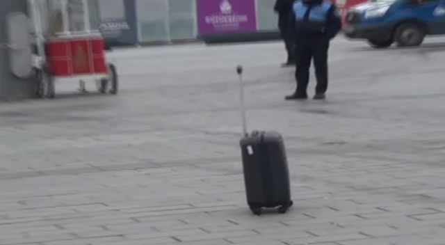 Taksim Meydanı’nda şüpheli valiz paniği