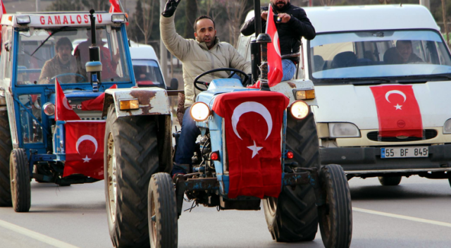 Traktörlerle askerlik şubesine gelip Afrin’e gitmek istediler