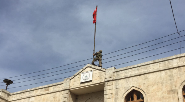 18 Mart Çanakkale Zaferi&#039;nin yıl dönümünde Afrin&#039;e Türk bayrağı dikildi
