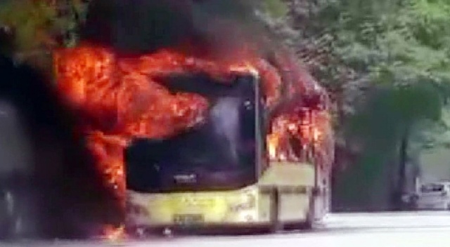 Bursa&#039;da belediye otobüsü alev alev yandı, faciadan dönüldü