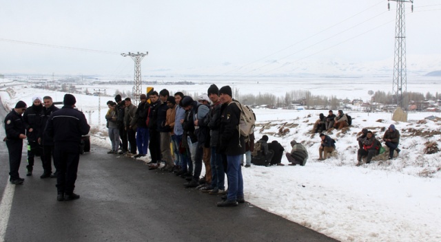 Erzurum’da 2 günde 300 kaçak göçmen yakalandı