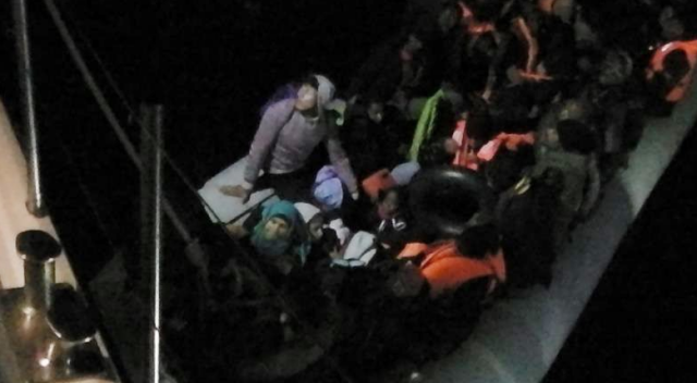 İzmir’de 49 kaçak göçmen yakalandı