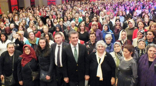 Mustafa Sarıgül adaylık sinyali verdi, kadınlardan oy istedi