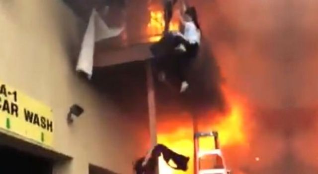 ABD&#039;deki Türk restoranında yangın çıktı! Balkondan atlayarak canlarını kurtardılar